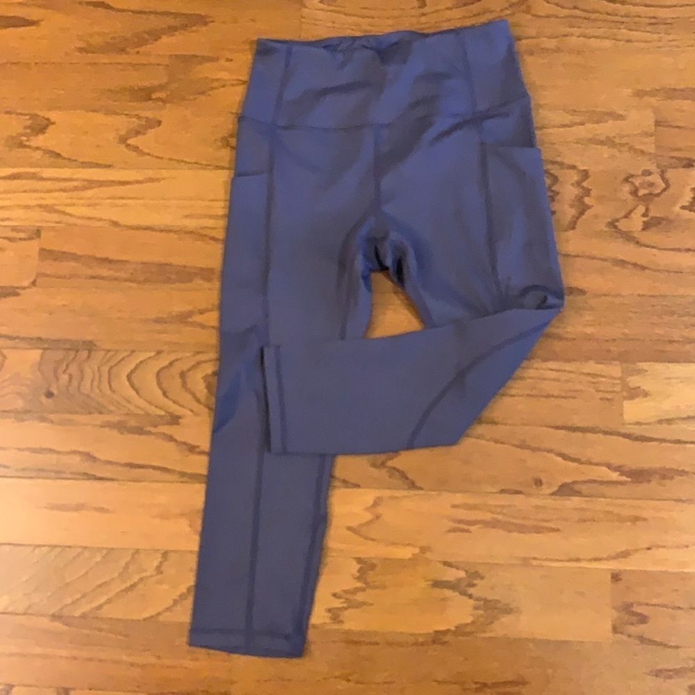 Size Small athletic Capri leggings
